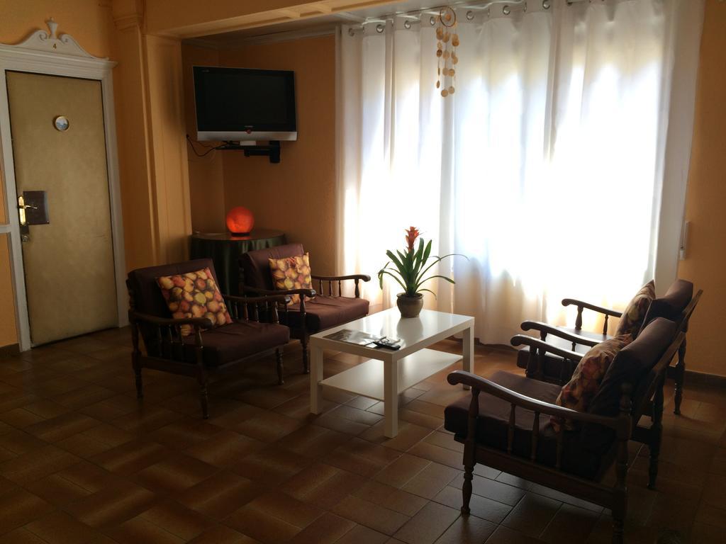 برشلونة Hostal Valls المظهر الخارجي الصورة
