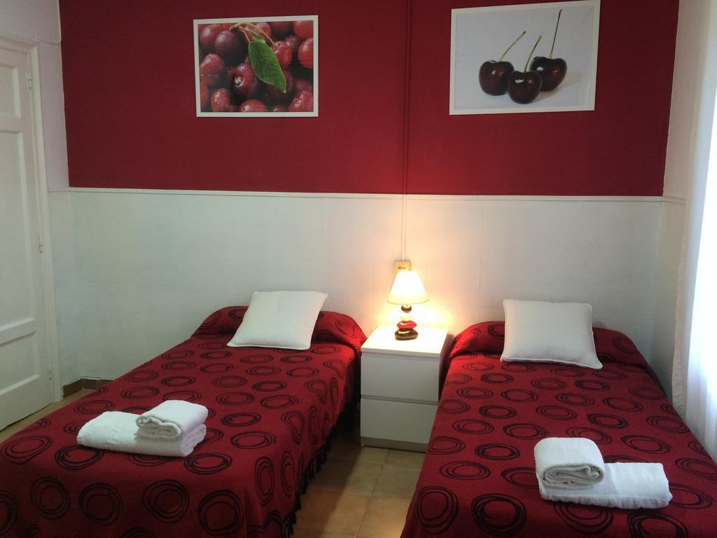 برشلونة Hostal Valls الغرفة الصورة