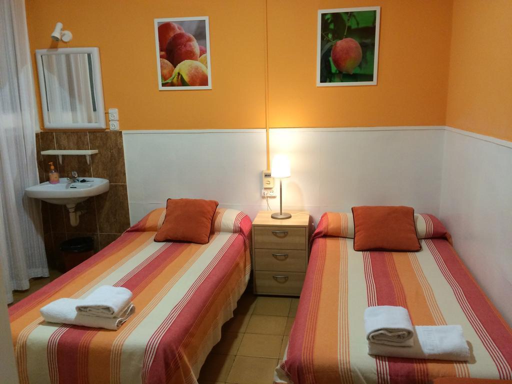 برشلونة Hostal Valls المظهر الخارجي الصورة