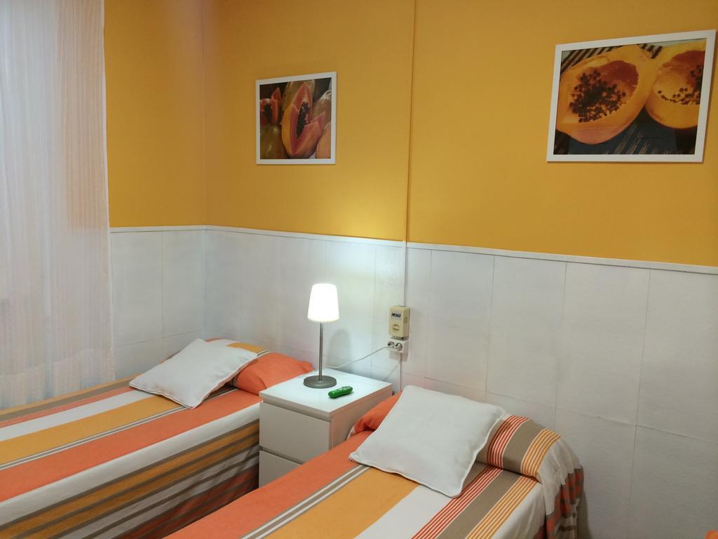 برشلونة Hostal Valls المظهر الخارجي الصورة