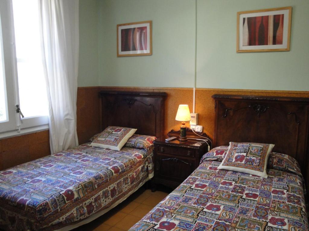 برشلونة Hostal Valls الغرفة الصورة