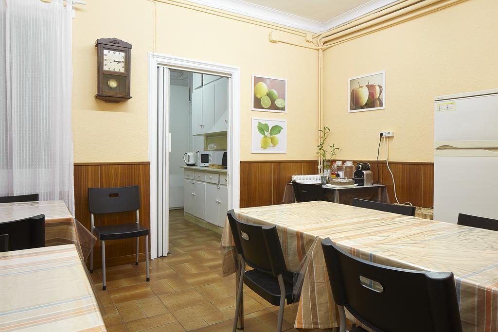 برشلونة Hostal Valls المظهر الخارجي الصورة