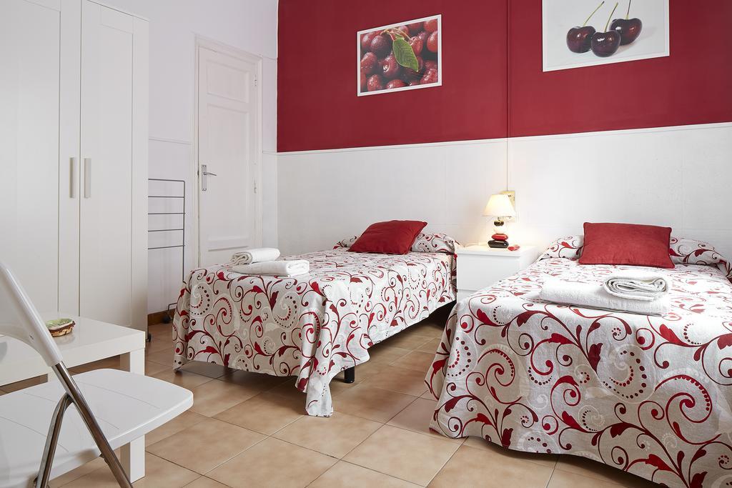 برشلونة Hostal Valls المظهر الخارجي الصورة