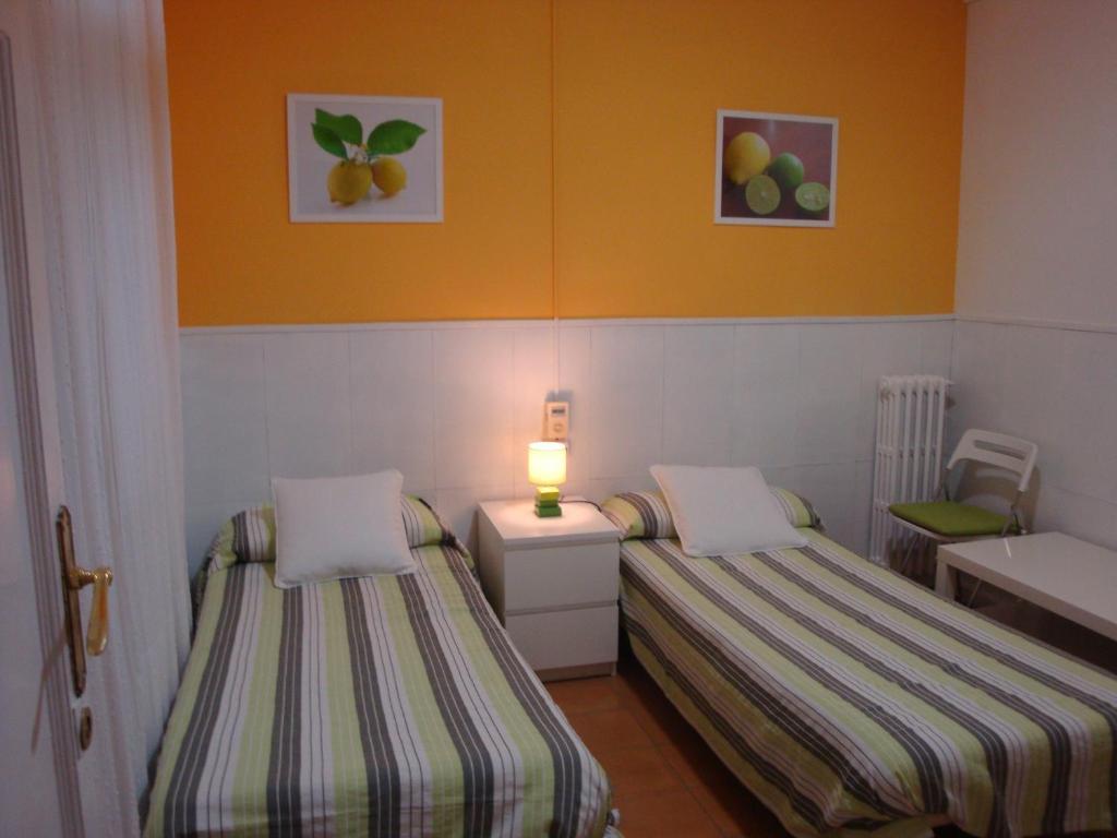 برشلونة Hostal Valls المظهر الخارجي الصورة