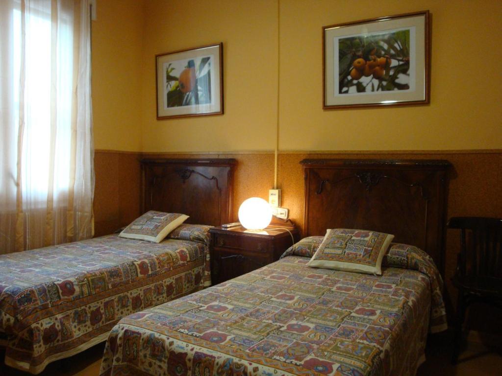 برشلونة Hostal Valls المظهر الخارجي الصورة