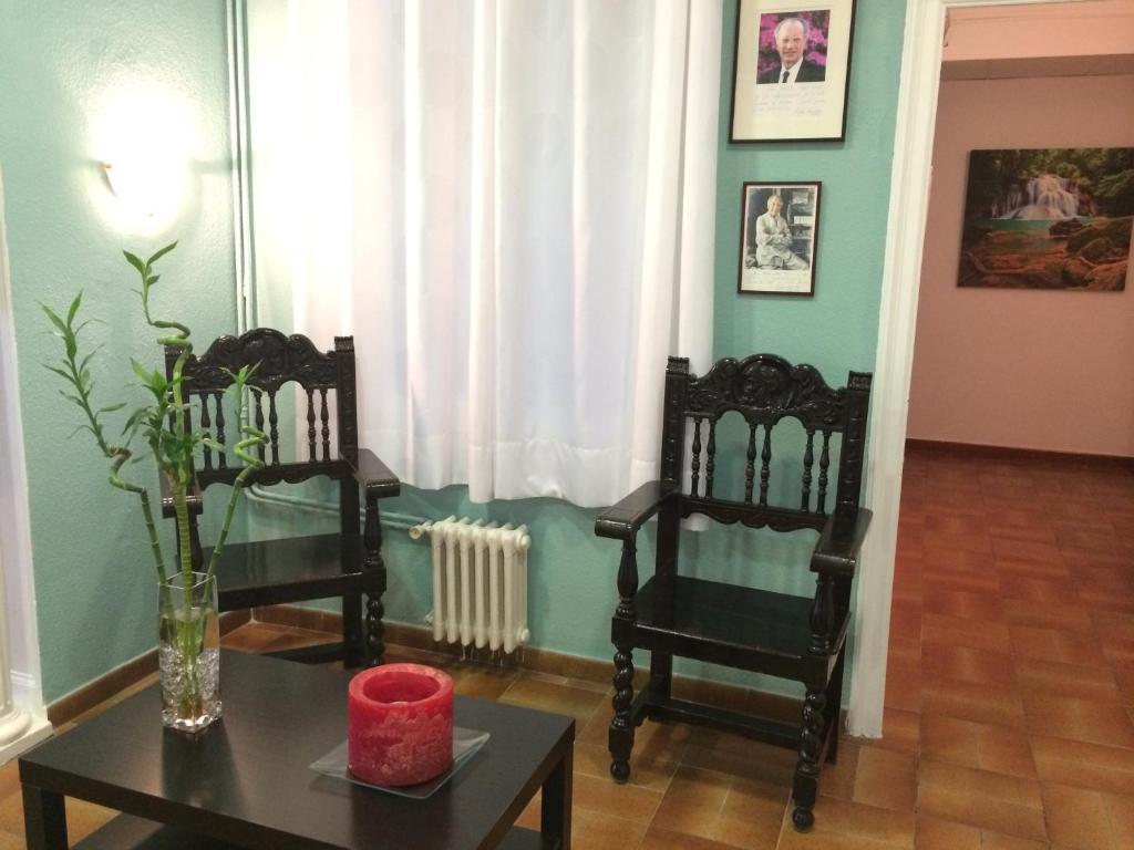 برشلونة Hostal Valls المظهر الخارجي الصورة