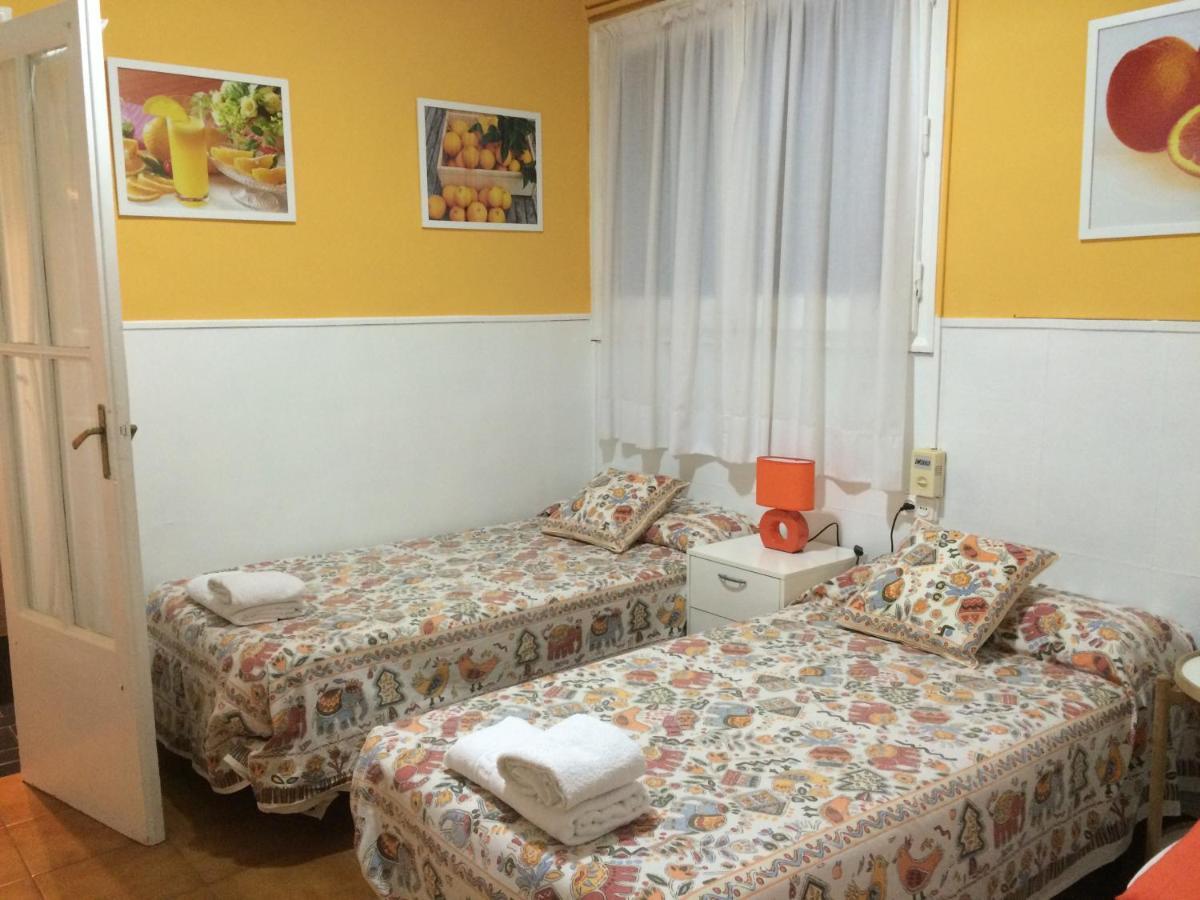 برشلونة Hostal Valls المظهر الخارجي الصورة